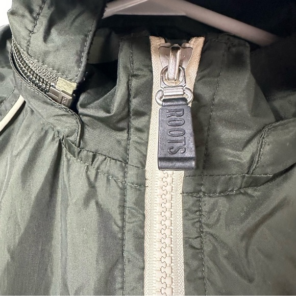 Roots kids windbreaker jacket - Picture 2 of 6